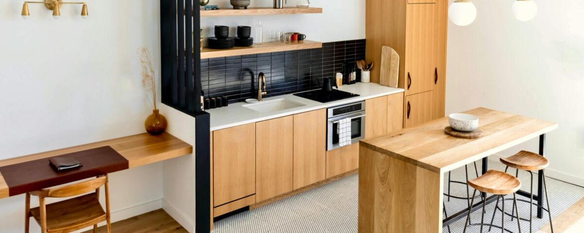 Why Nova 16 Indoor & Outdoor Varnish is the Perfect Choice for Lasting Wood Protection - Buildmat Welkom